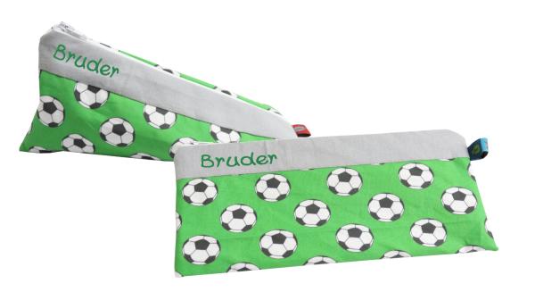 Federmäppchen Fussball mit Name in verschiedenen Formen